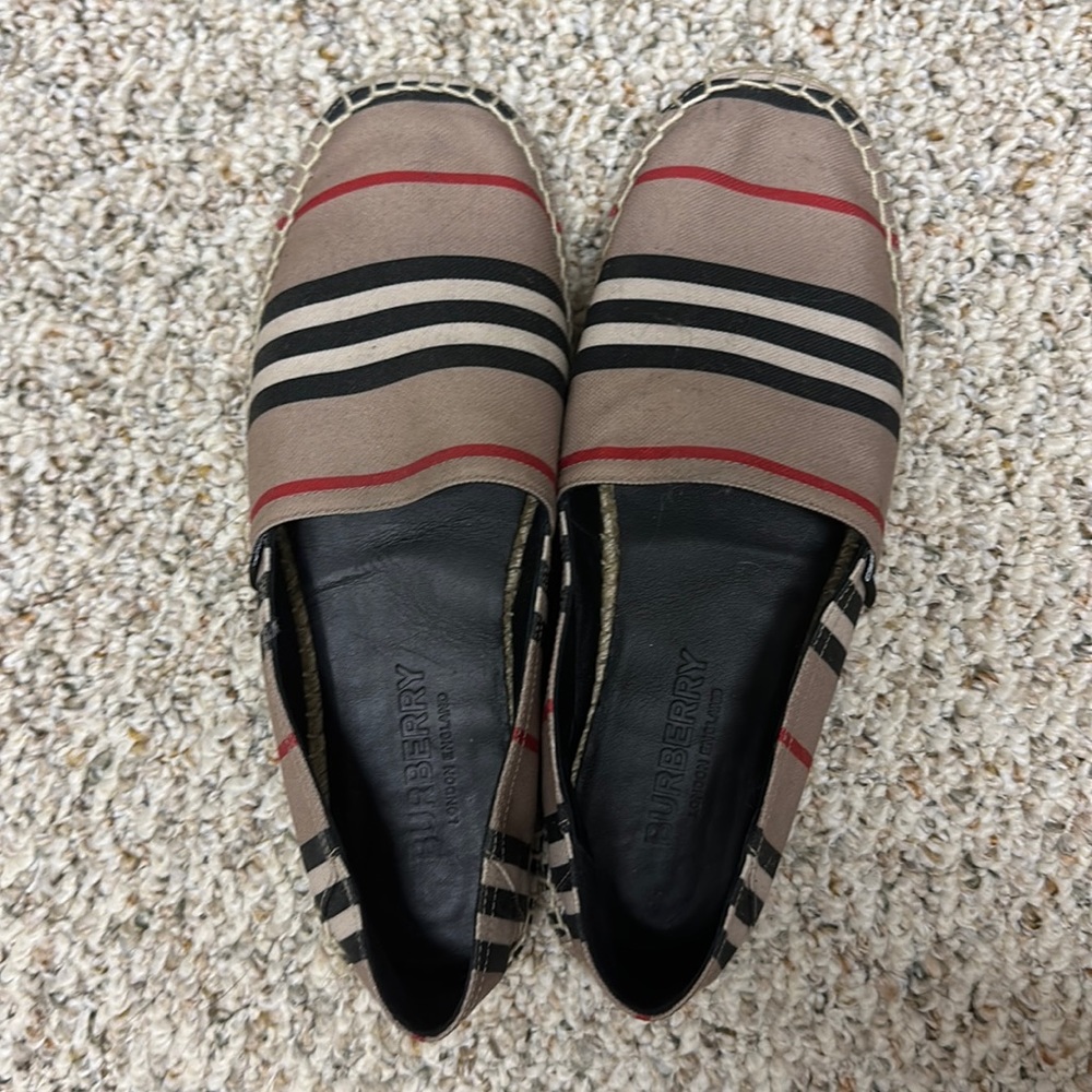 Burberry Espadrilles flats with checkered print